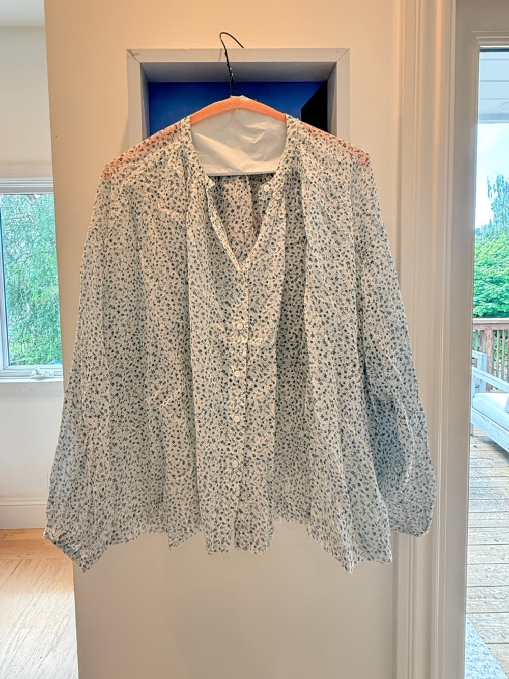 Doen Jane Organic Cotton. Light Blue Floral Button-Front Women's Blouse